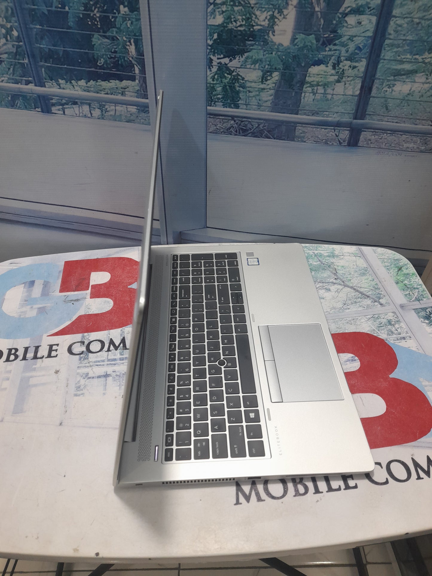 HP EliteBook 850 G6 - 8th Gen. Intel Core i7 - 256GB SSD - 8GB RAM - 4GB Total Graphics - Keypad Light - HDMI