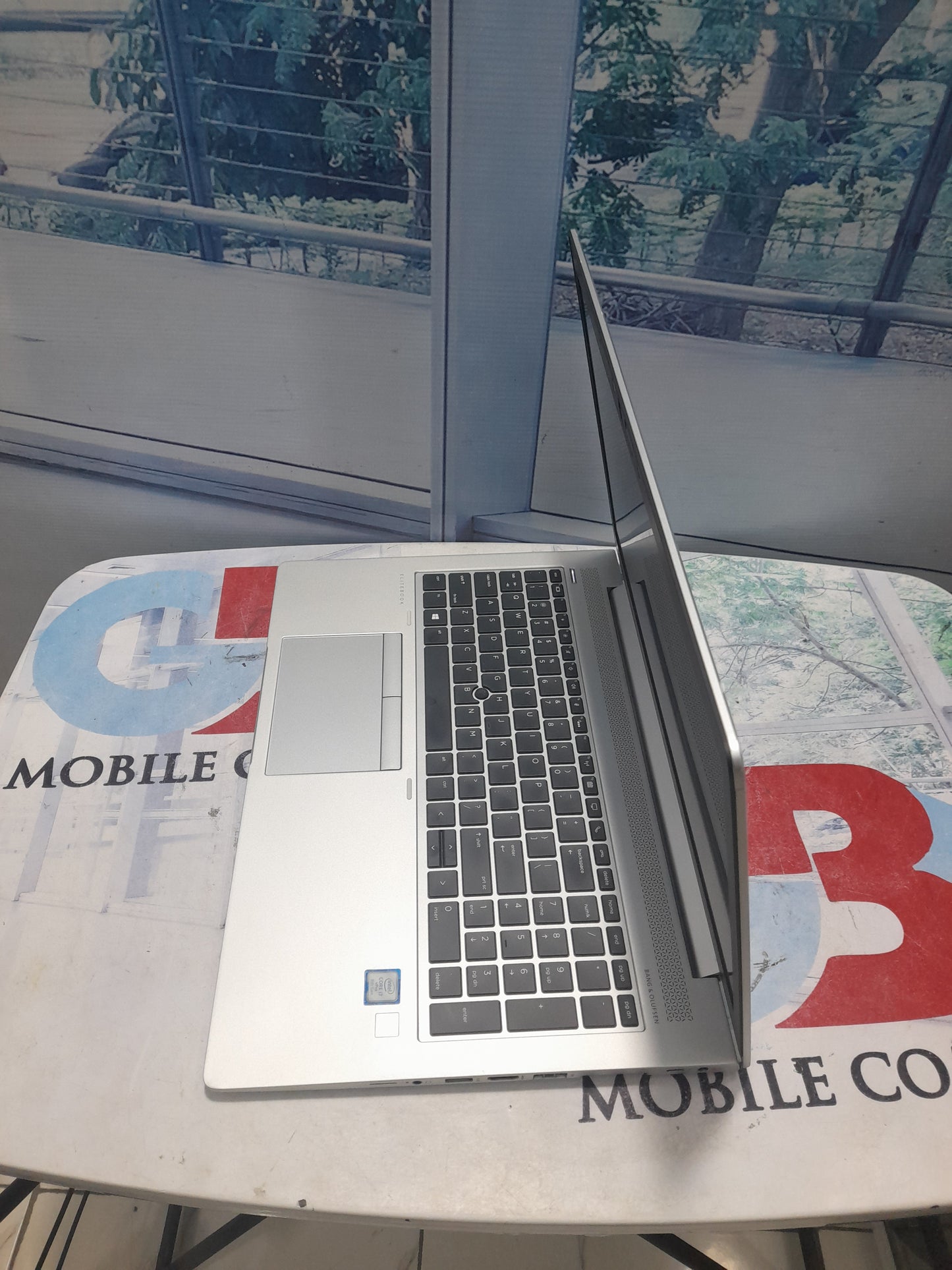 HP EliteBook 850 G6 - 8th Gen. Intel Core i7 - 256GB SSD - 8GB RAM - 4GB Total Graphics - Keypad Light - HDMI