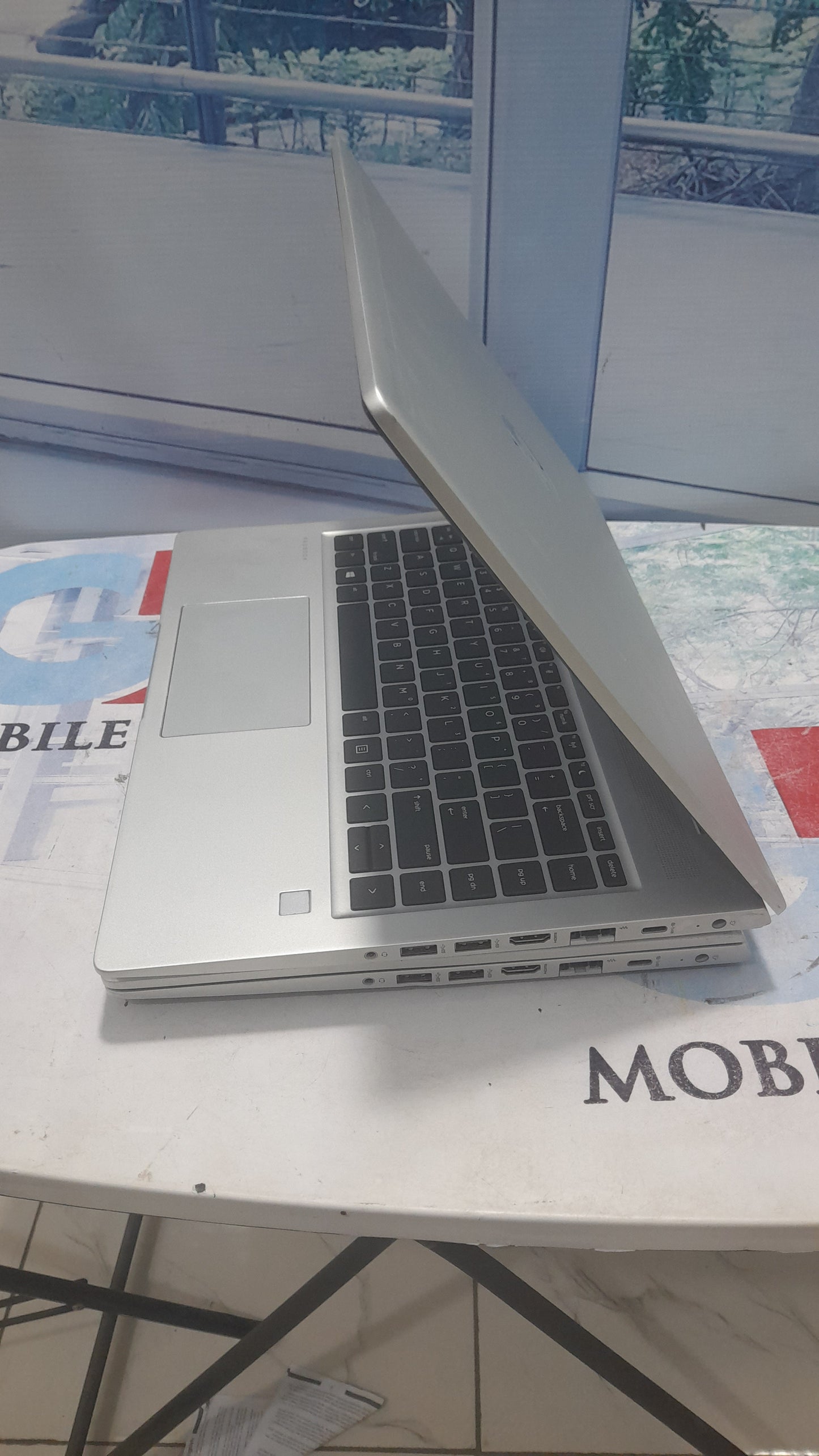 HP ProBook 440 G6 - Touchscreen - 8th Gen. Intel Core i5 - 256GB SSD - 8GB RAM - HDMI 4G Total graphic