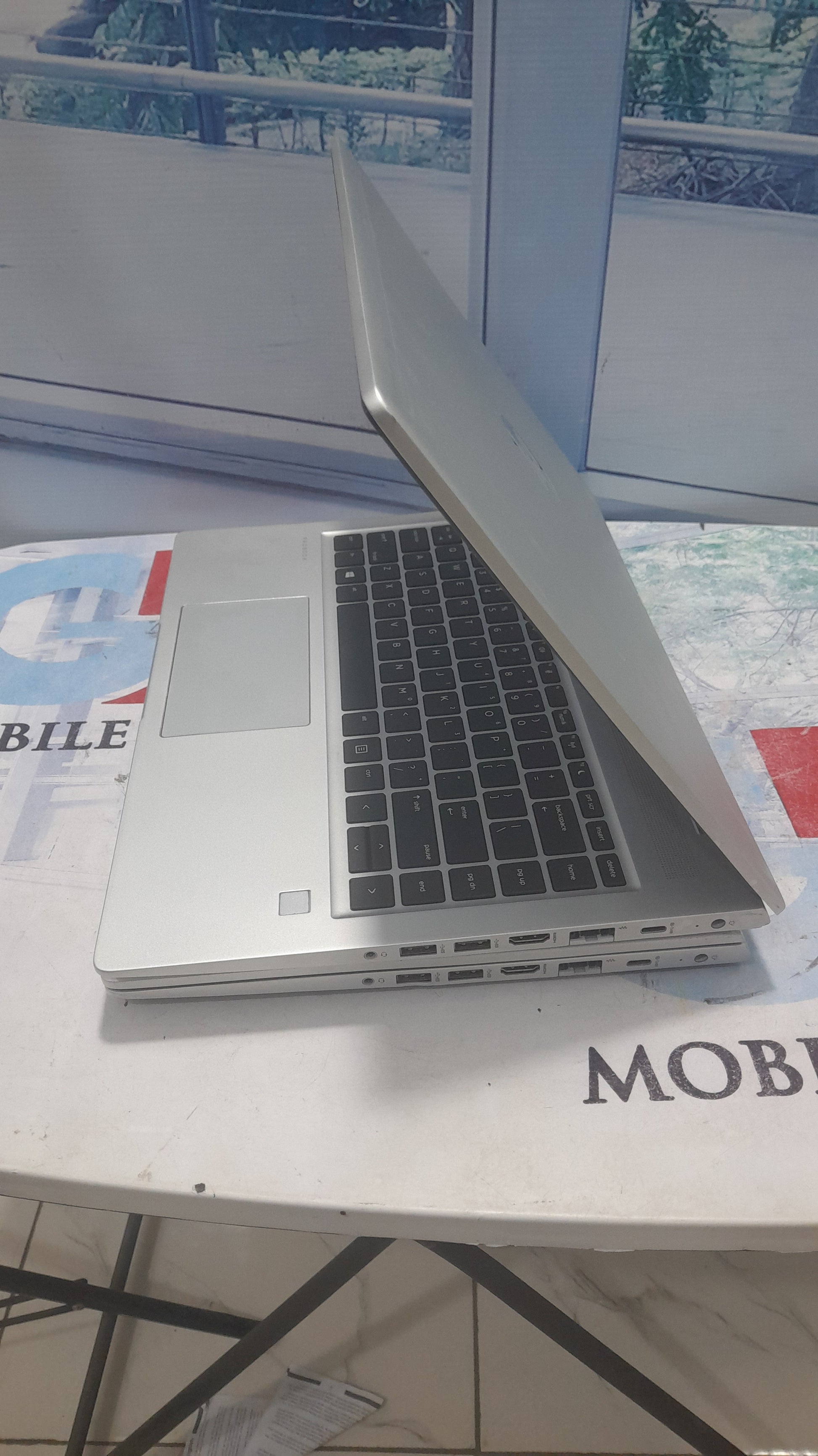 HP ProBook 440 G6 - Touchscreen - 8th Gen. Intel Core i5 - 256GB SSD - 8GB RAM - HDMI 4G Total graphic