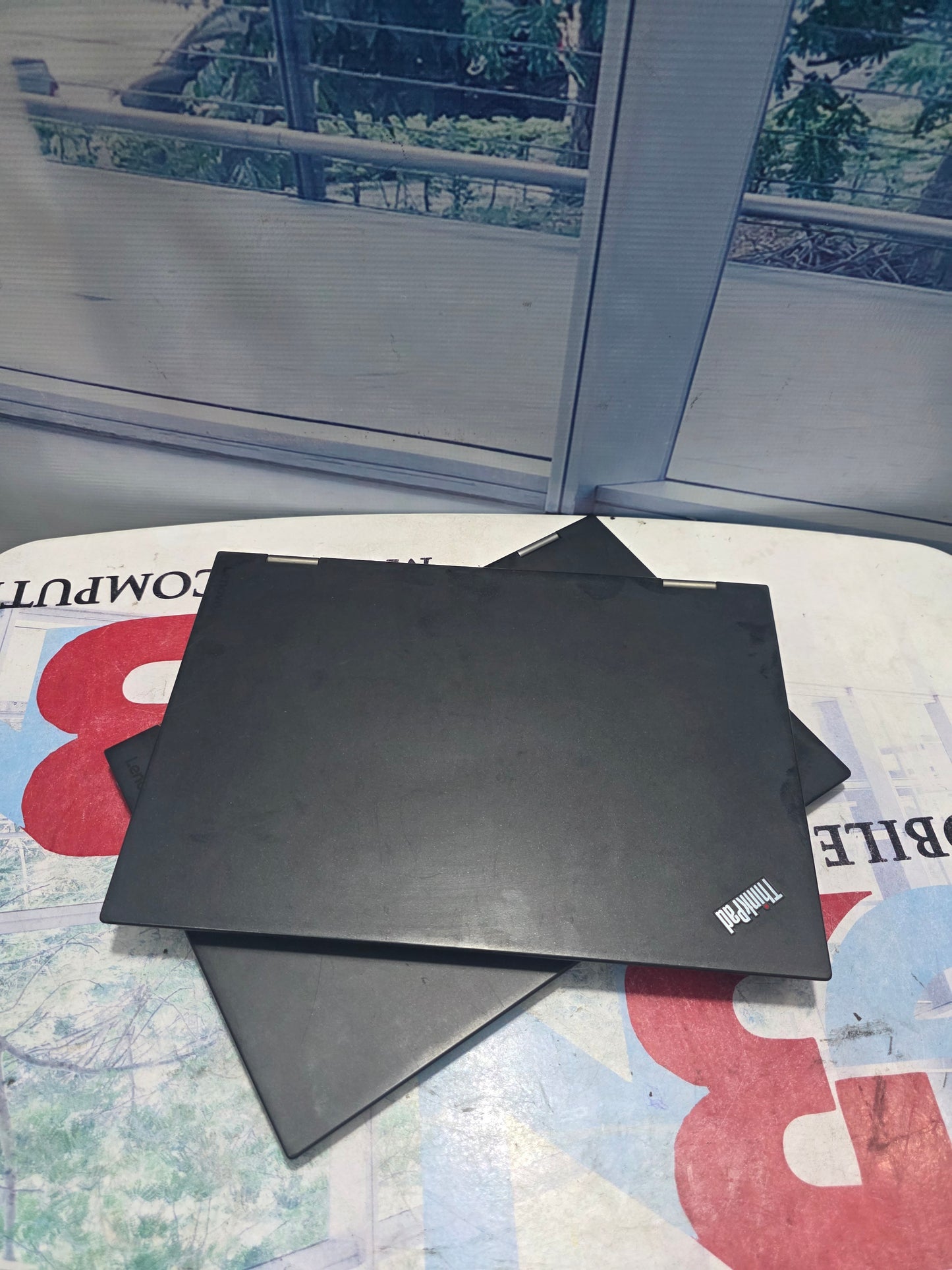 Lenovo  Thinkpad Yoga x1  x360 Touchscreen 6th Gen. intel core i7 256G SSD 8G RAM Keyboardlight 4G Total graphic