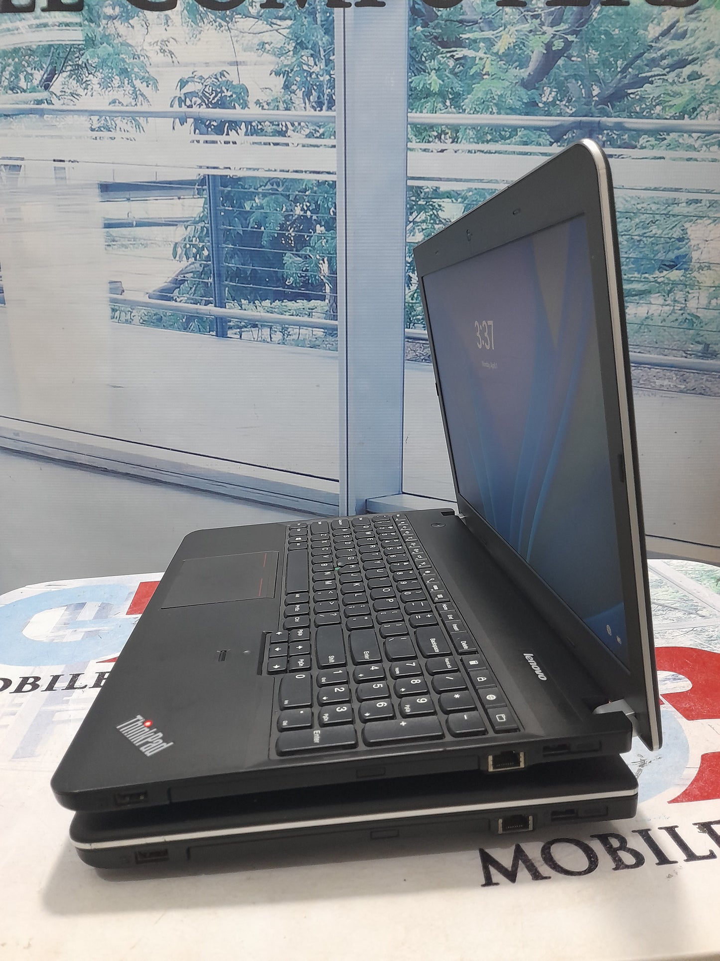 Lenovo ThinkPad Edge E540 - Intel Core i5 - 128GB SSD - 8GB RAM - 4GB Total Graphic