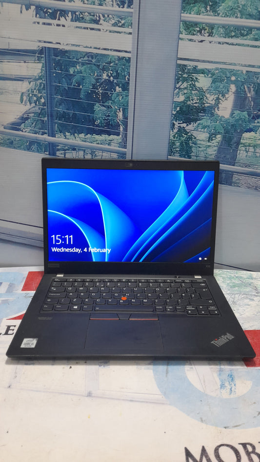 Lenovo ThinkPad X13 Gen1.Touchscreen 10th Gen.Intel Core i5 - 256GB SSD - 8GB RAM - 4GB Total Graphic