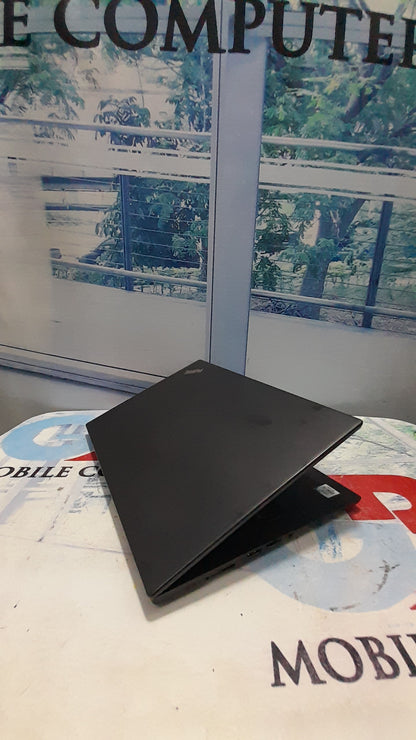 Lenovo ThinkPad X13 Gen1.Touchscreen 10th Gen.Intel Core i5 - 256GB SSD - 8GB RAM - 4GB Total Graphic