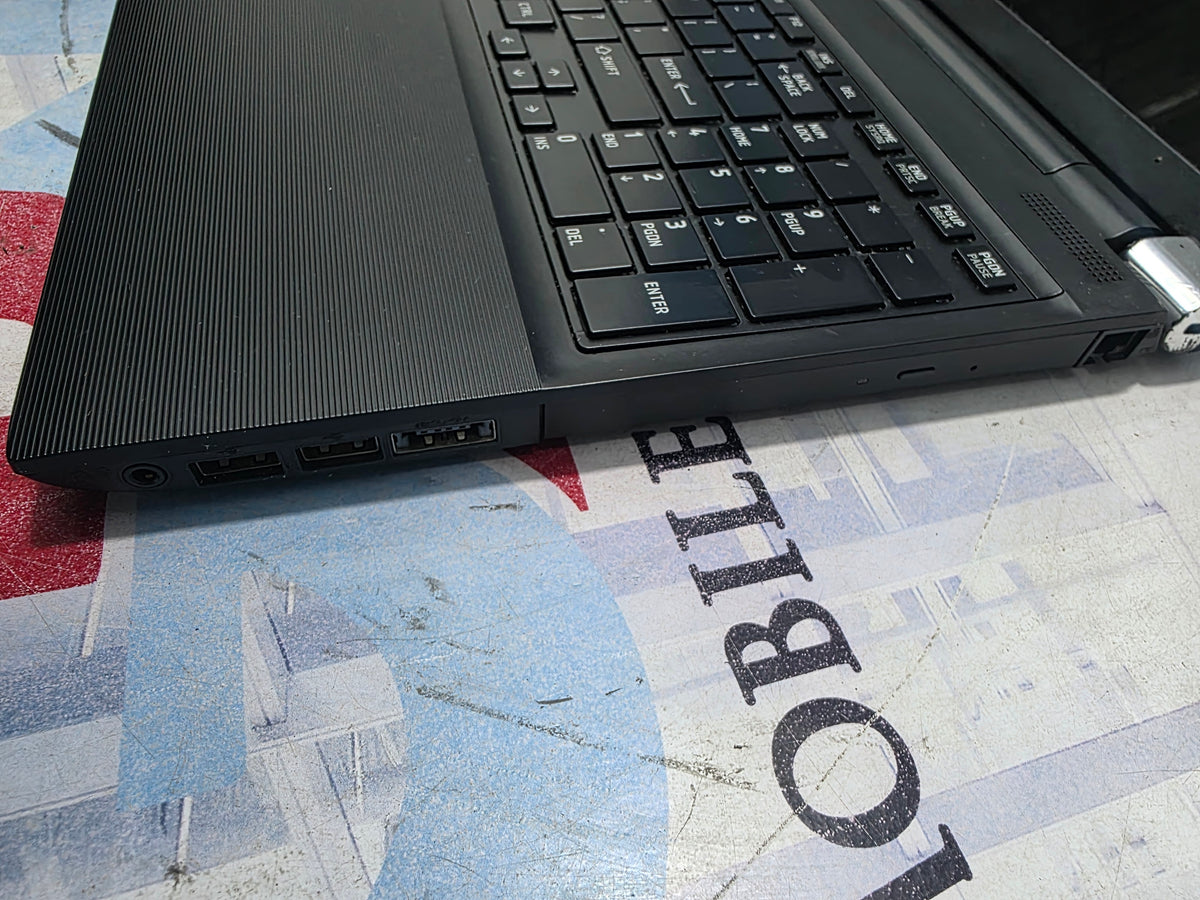 Toshiba Tecra R850 2ND Gen. intel core i5 320G HDD 8G RAM