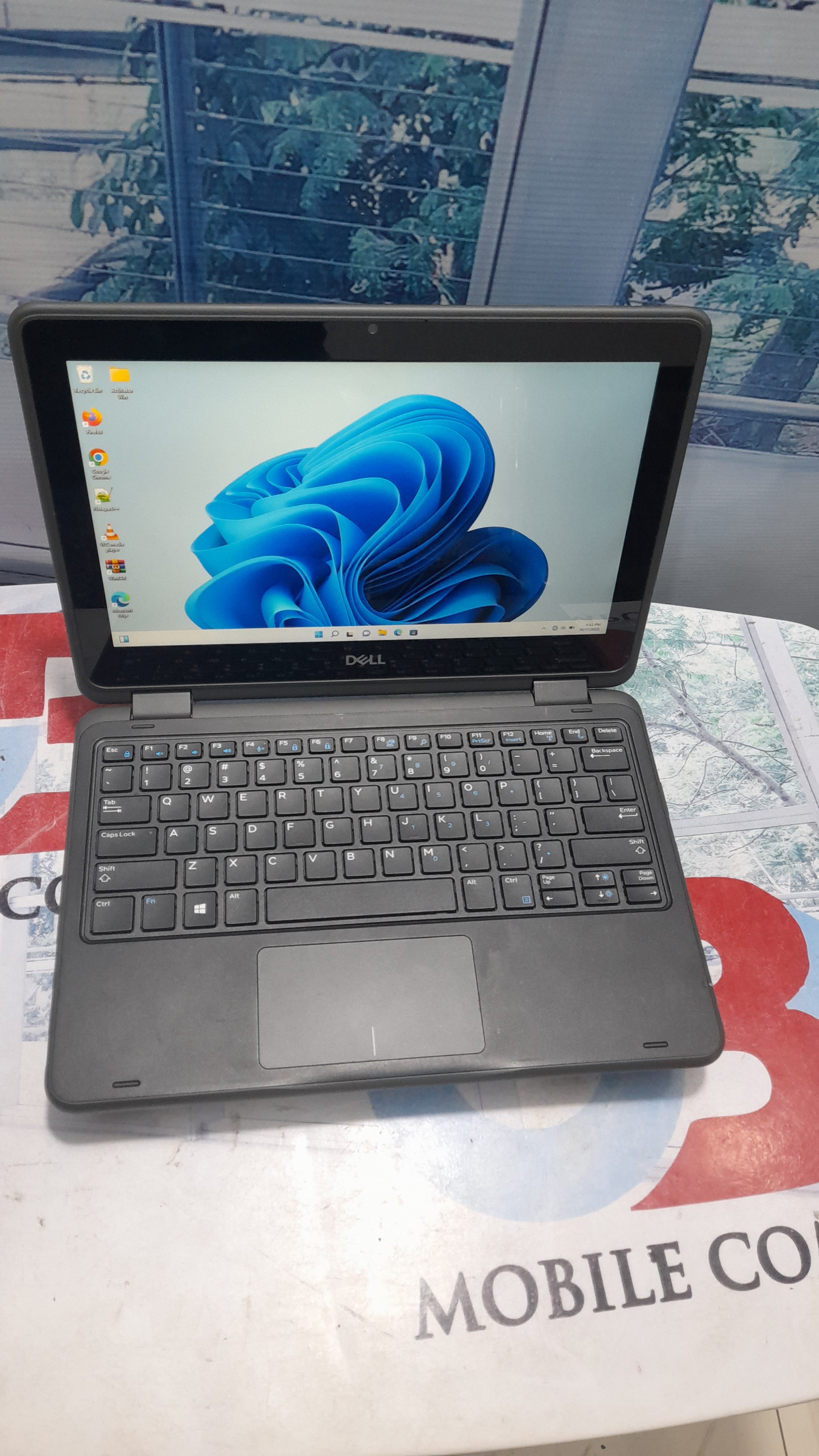 Refurbished Dell Latitude 3190 2-in-1 Laptop - Windows 11, 8GB RAM, 128GB SSD, Touchscreen