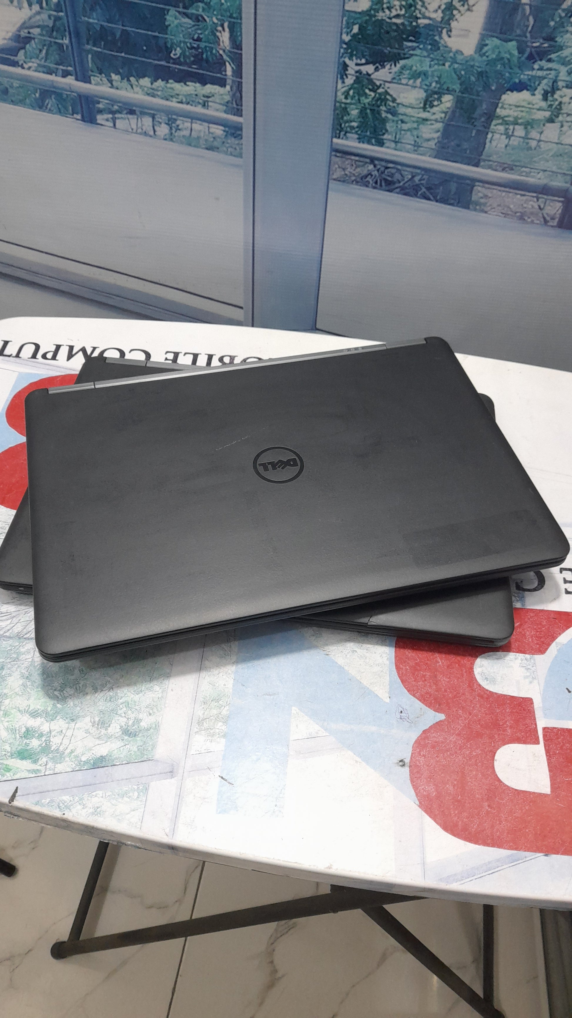 Dell Latitude E7450 5th gen. intel core i5 256GB SSD- 8G RAM 4G total graphic for sale in computer village ikeja lagos
