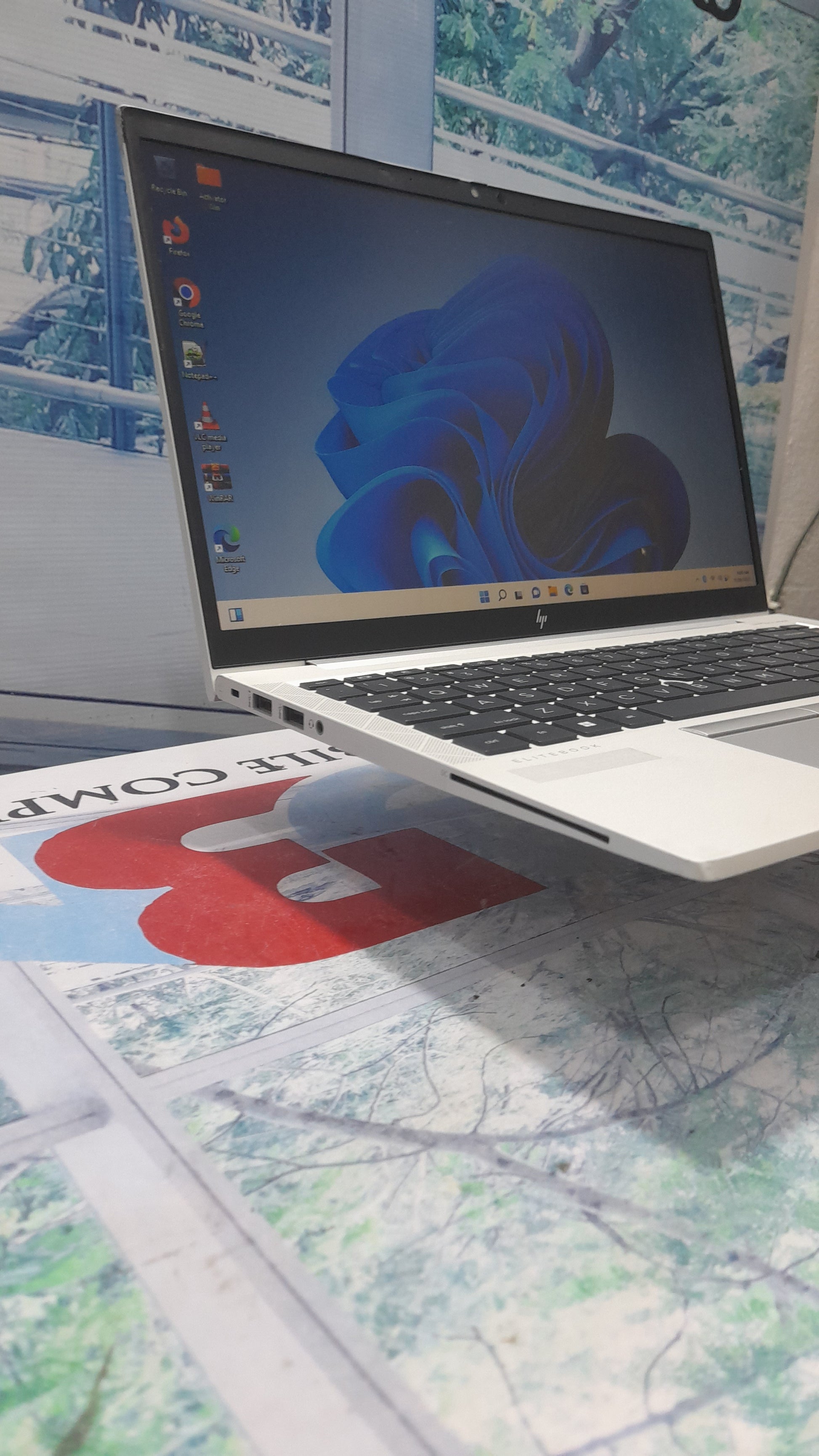 p EliteBook 840 G8 11th Gen. intel core i7 - 512GB SSD - 16GB RAM - 8GB Total Graphics - HDMI  Keyboard Light