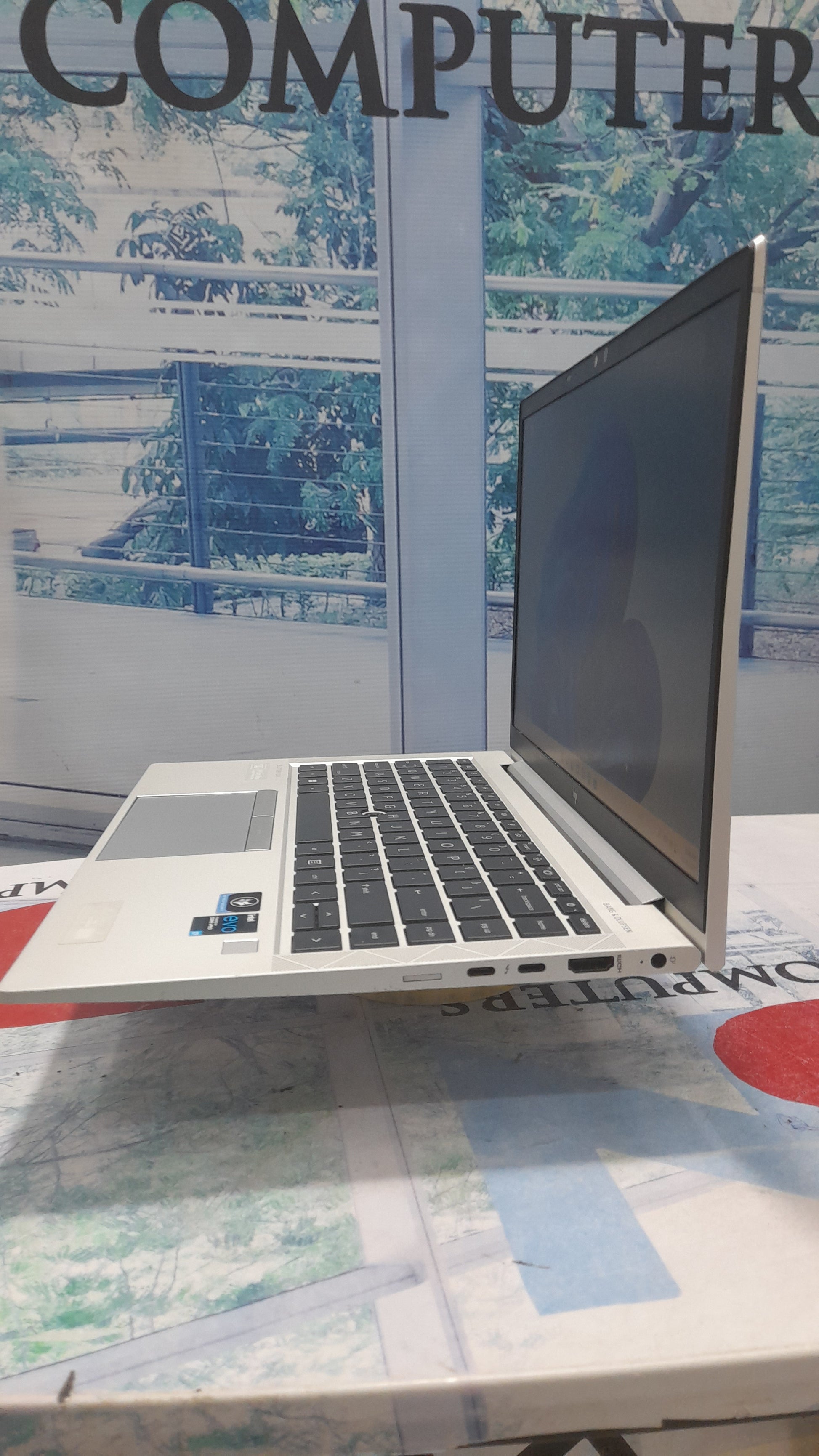 p EliteBook 840 G8 11th Gen. intel core i7 - 512GB SSD - 16GB RAM - 8GB Total Graphics - HDMI  Keyboard Light