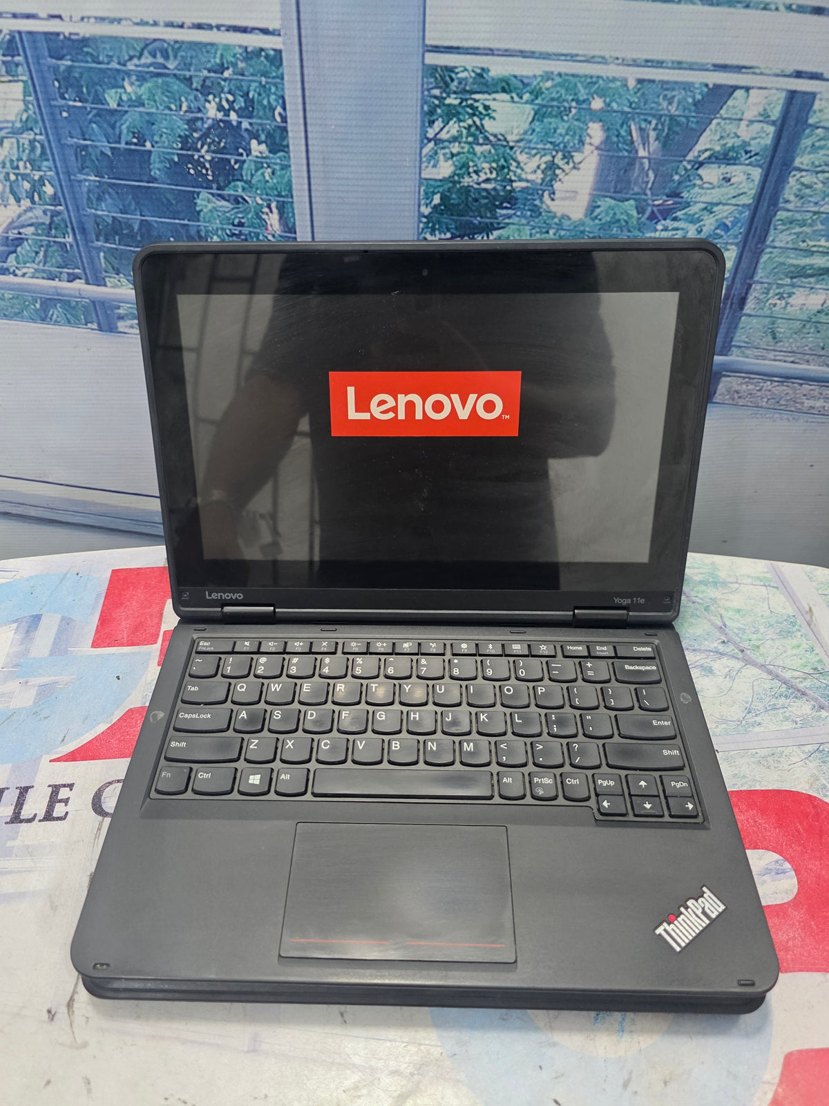 Lenovo ThinkPad Yoga 11E 2 IN 1 x360 touchscreen 7th Gen. intel core i3 128G SSD 4G RAM
