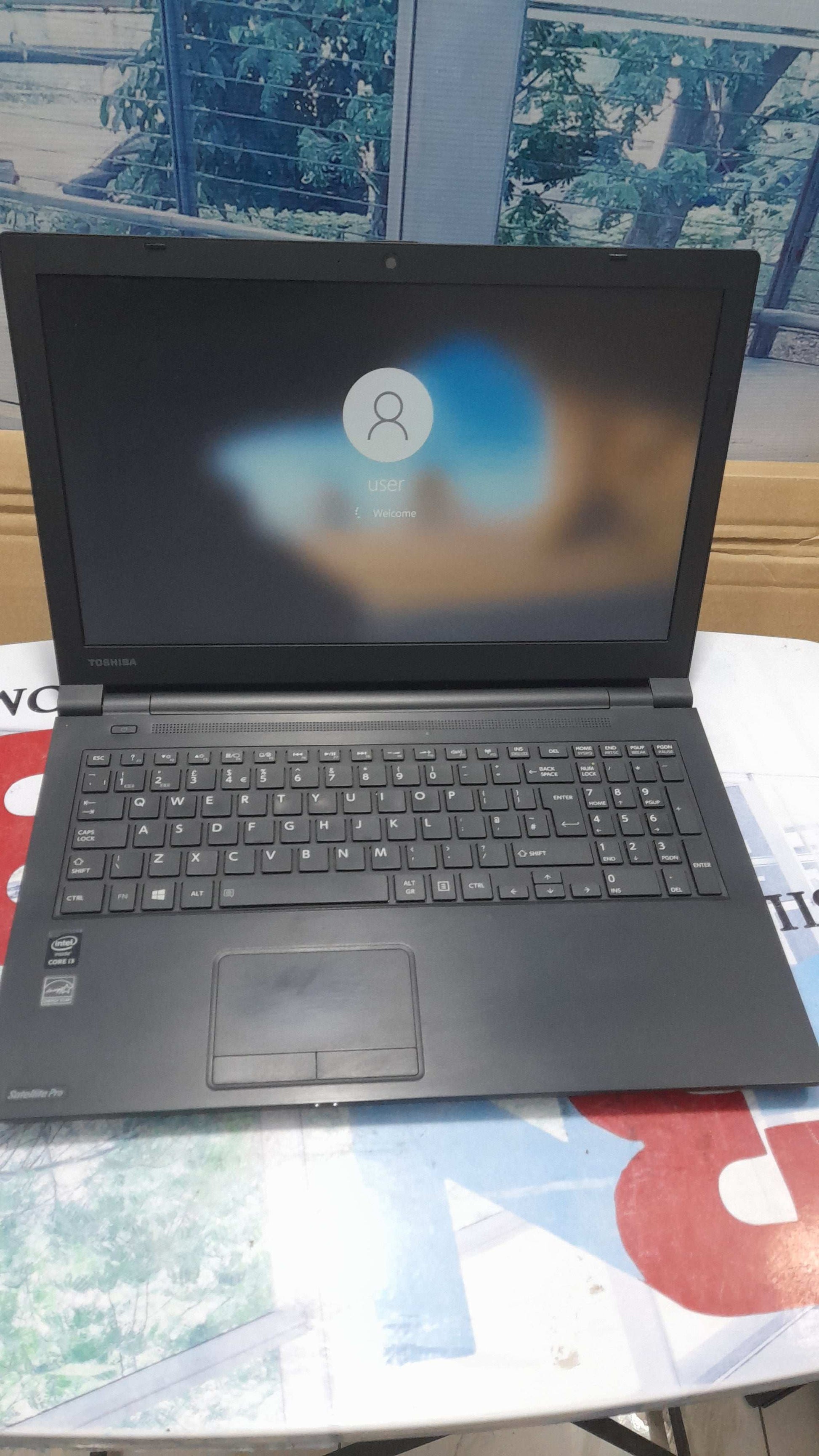 Toshiba satellite pro R50-B - 4th Gen. Intel Core i3 - 320GB HDD - 4GB RAM - 4GB Total Graphics