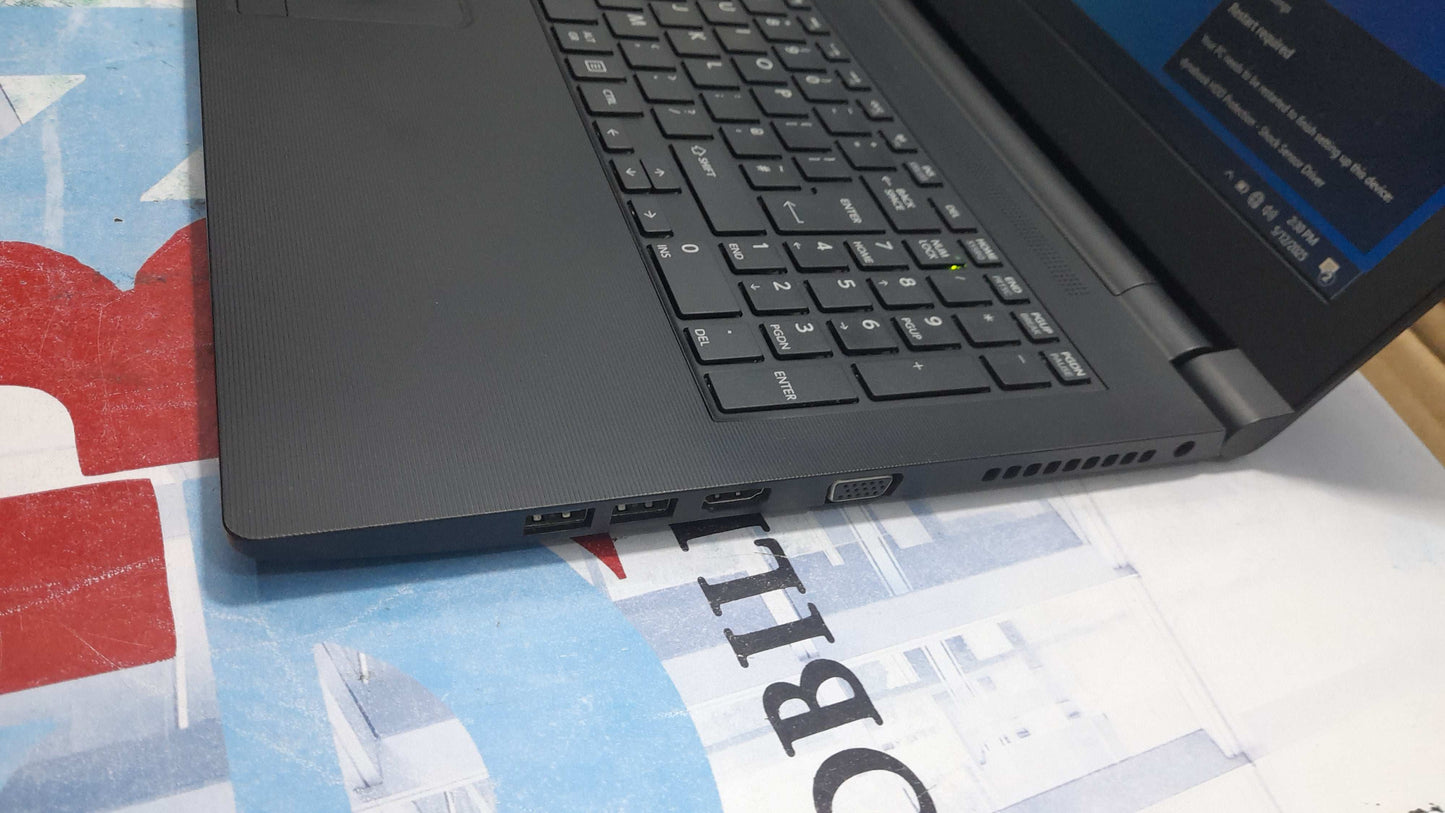 Toshiba satellite pro R50-B - 4th Gen. Intel Core i3 - 320GB HDD - 4GB RAM - 4GB Total Graphics