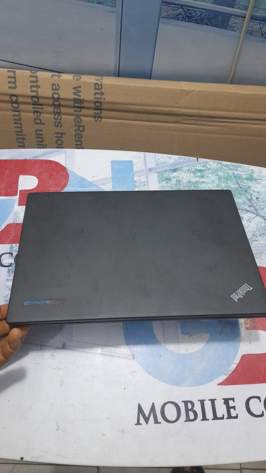 Lenovo ThinkPad x240 4th gen intel core i3 500GB HDD 8G RAM