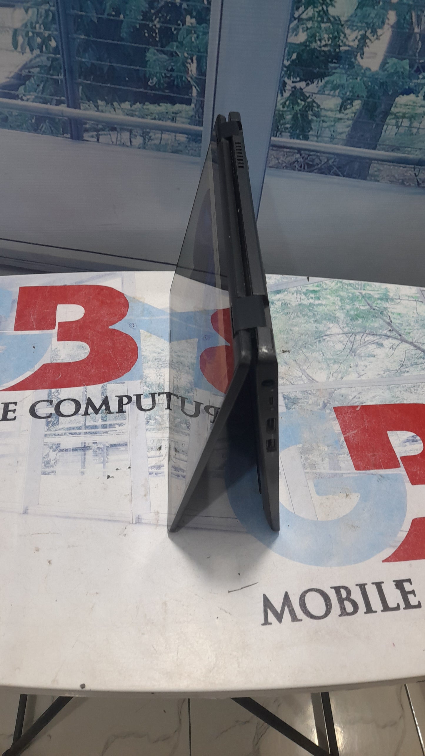 Dell Latitude 5300 2 - IN-1 Laptop x360 Touchscreen