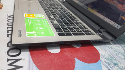 Toshiba satellite pro L55-C - 5th Gen. Intel Core i5 - 500GB HDD - 8GB RAM - 4GB Total Graphics