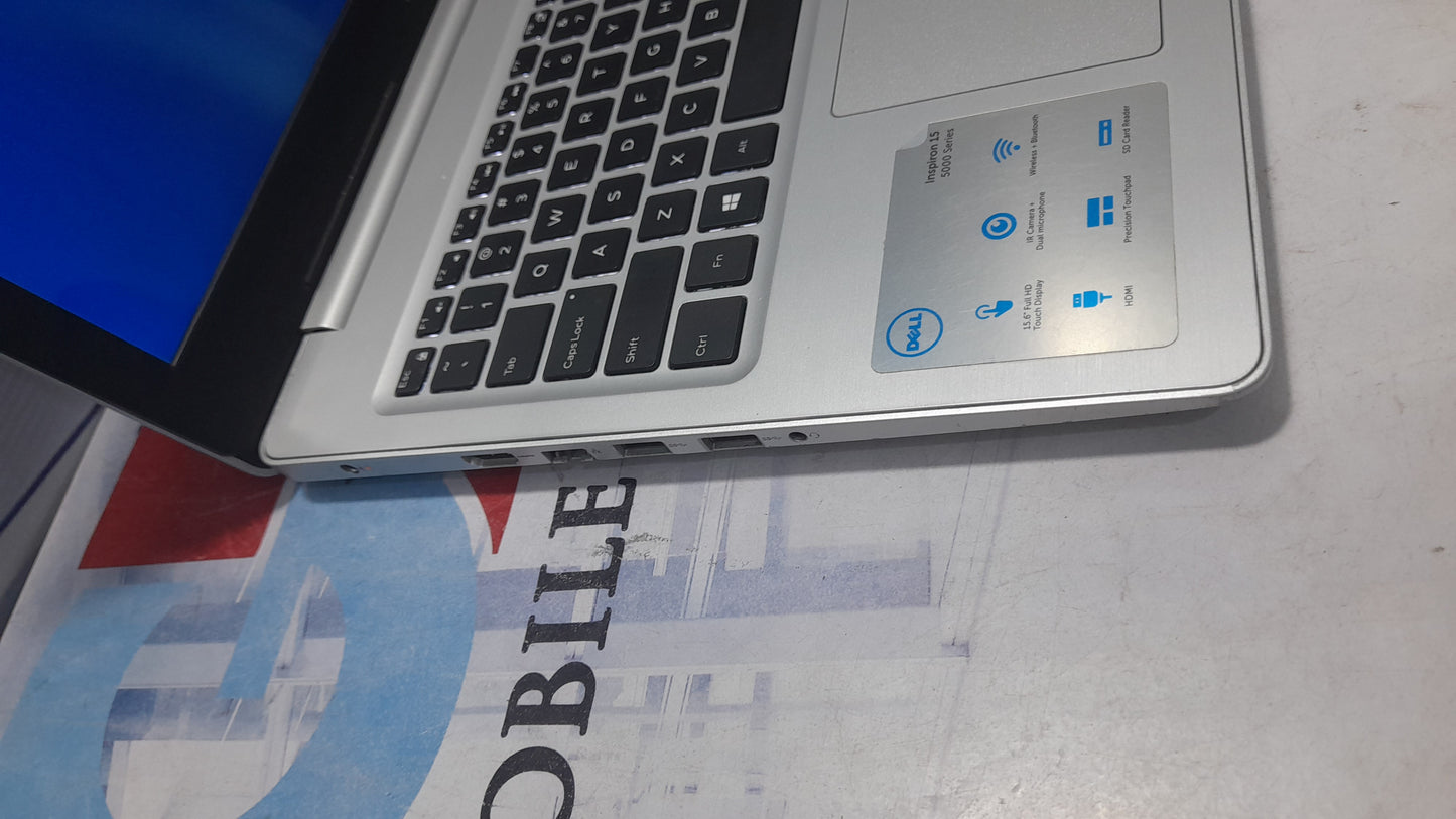 Dell Inspiron 5570 - 8th Gen. Touchscreen Intel Core i7 - 256GB SSD - 8GB RAM - HDMI - Keyboard Light