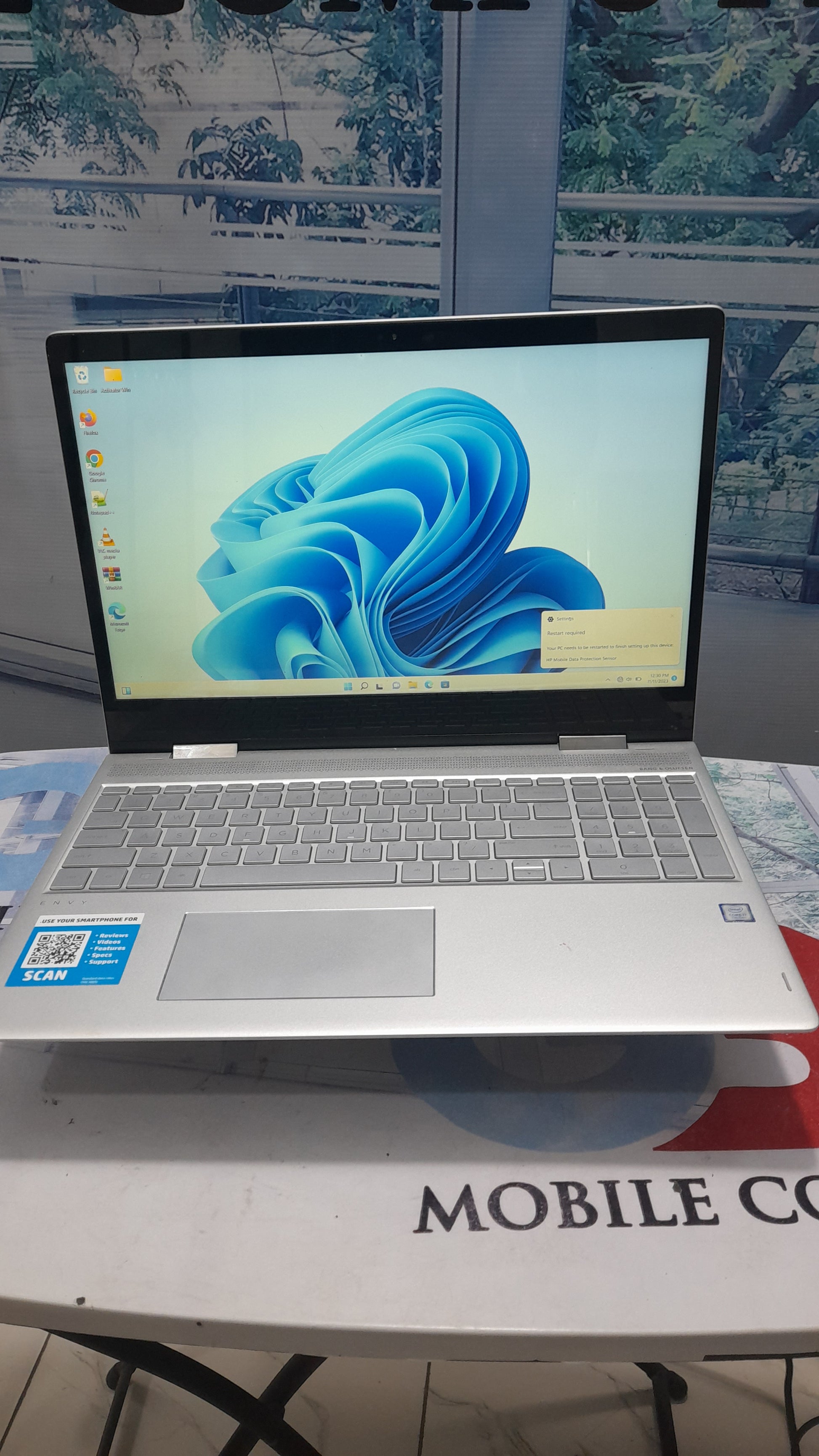 HP Envy x360 2-in-1 15 touch-Screen laptop 7th Gen.Intel Core i7
