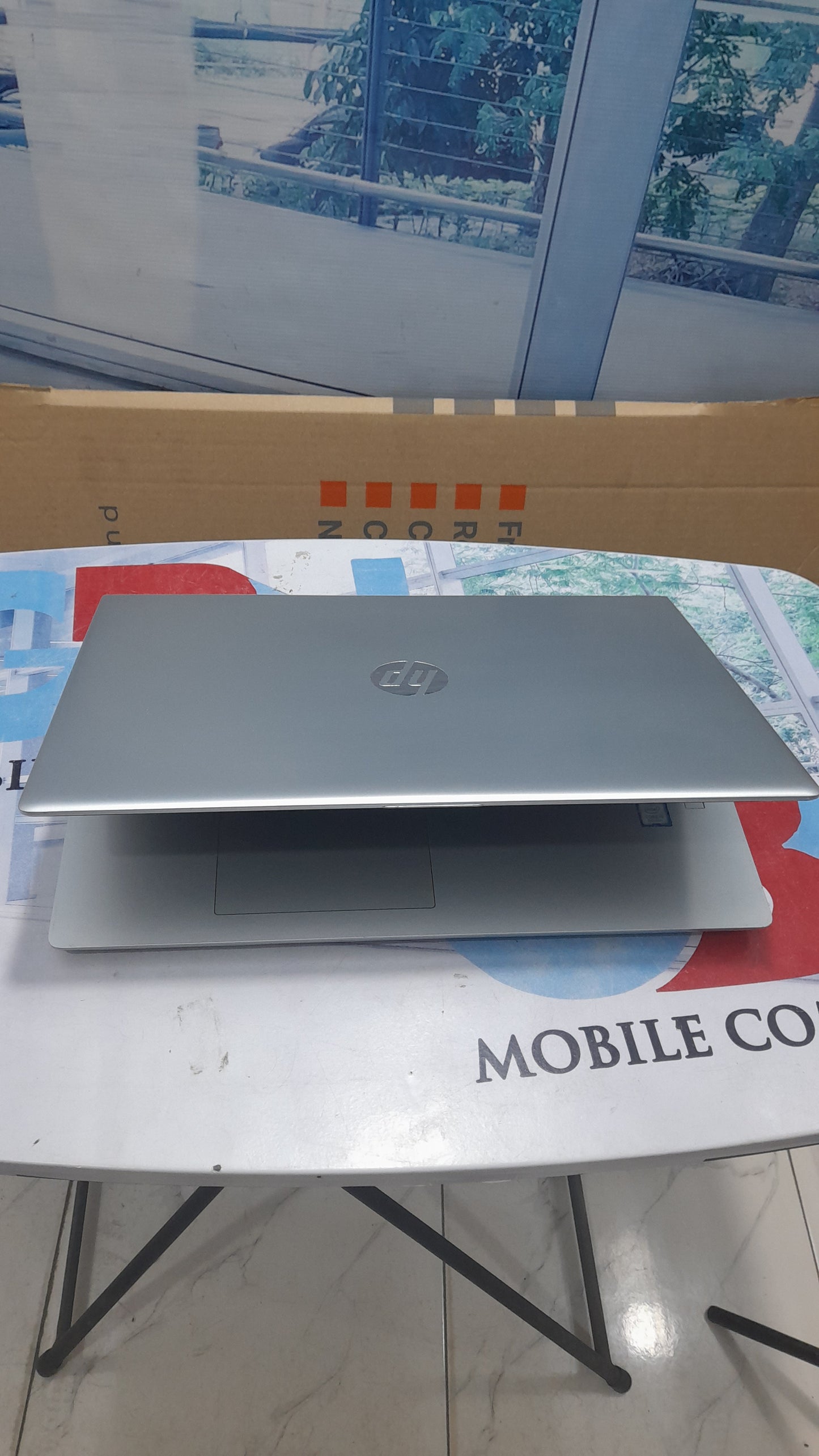 HP ProBook 650 G5 - 8th Gen. Intel Core i5 4G total graphic