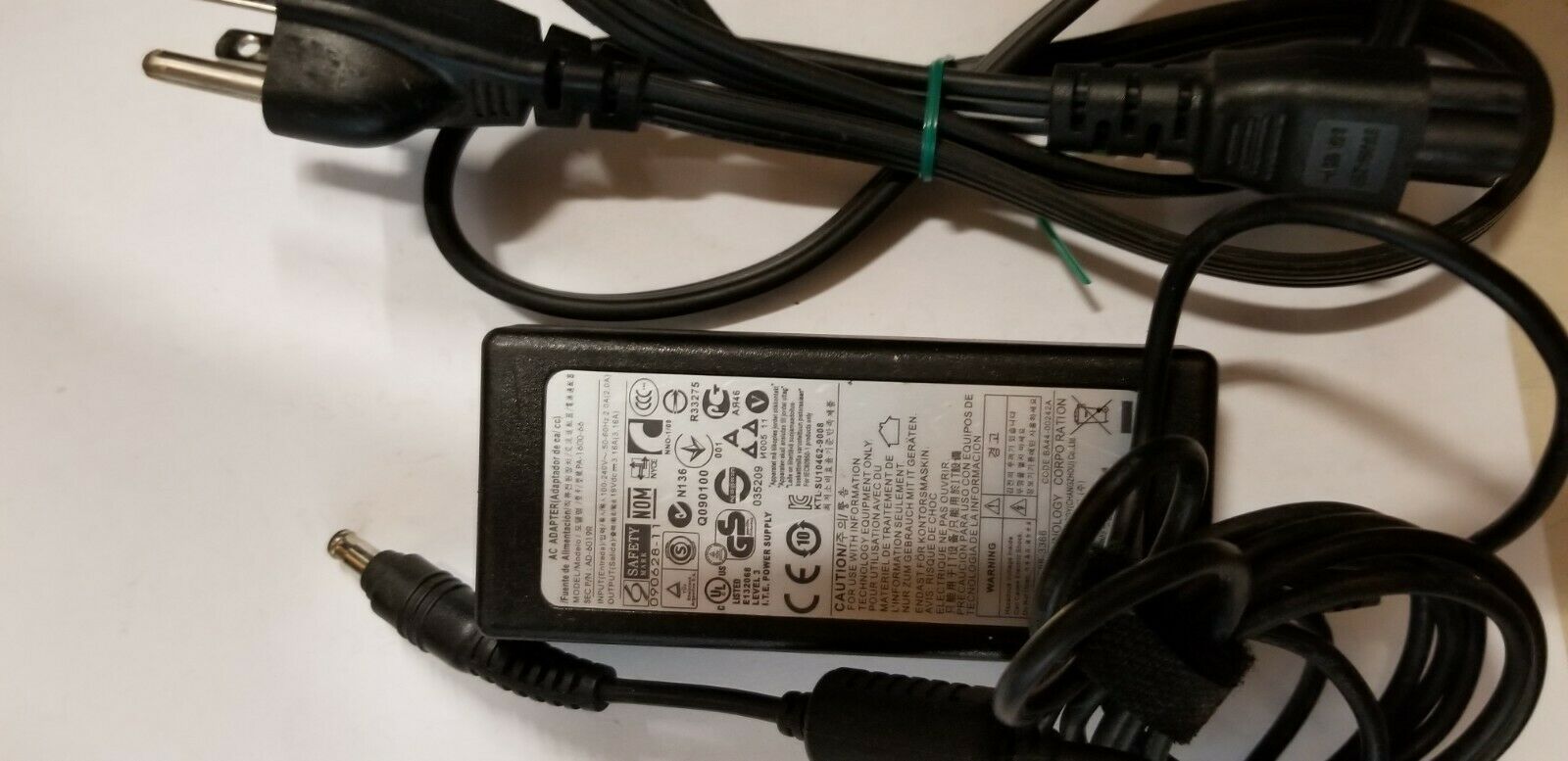 UK used laptop original and Genuine Samsung laptop charger , AC adapter charger, big mouth for sale in ikeja lagos computer village