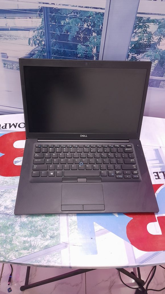 Dell Latitude 7490 - 8th Gen. Intel Core i7 - 256GB SSD - 8GB RAM - 4GB Total Graphics - HDMI - Keyboard Light