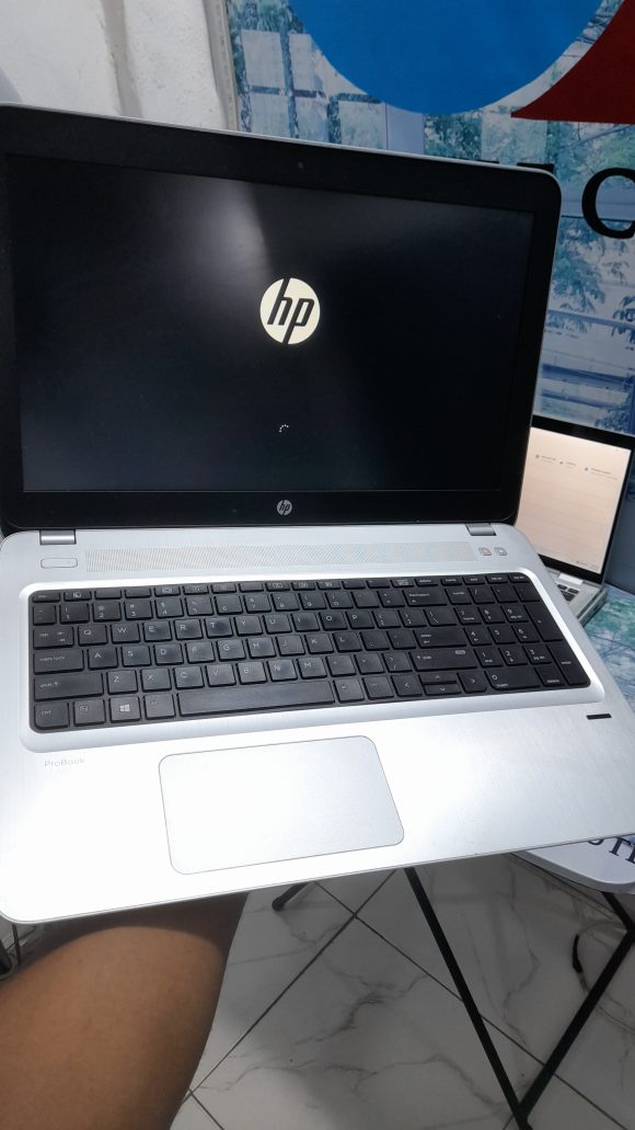 UK USED HP ProBook 450 G4 - 7th Gen. Intel Core i5 - 500GB HDD - 8GB RAM - 4GB Total Graphics FOR SALE IN LAGOS IKEJA COMPUTER VILLAGE